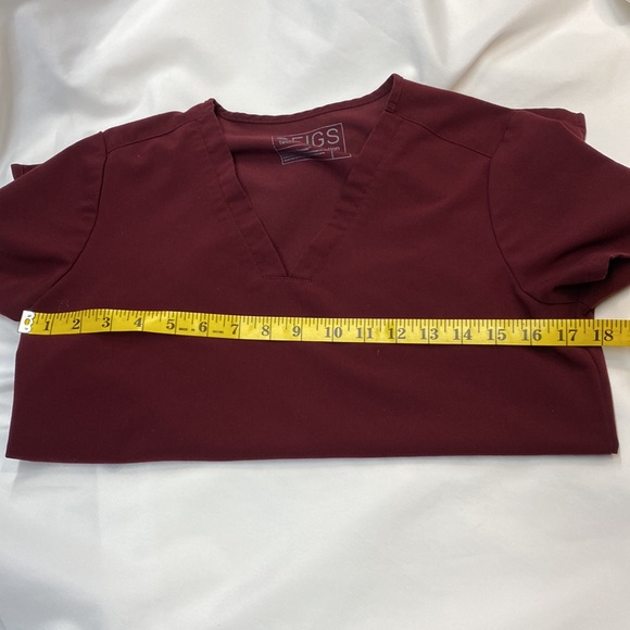 Figs Scrub Top XS maroon - Picture 11 of 14